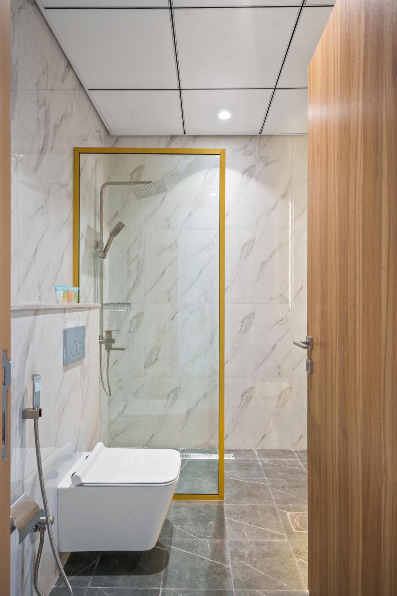 Cozy With Modern Amenities In Dubailand Apartment *