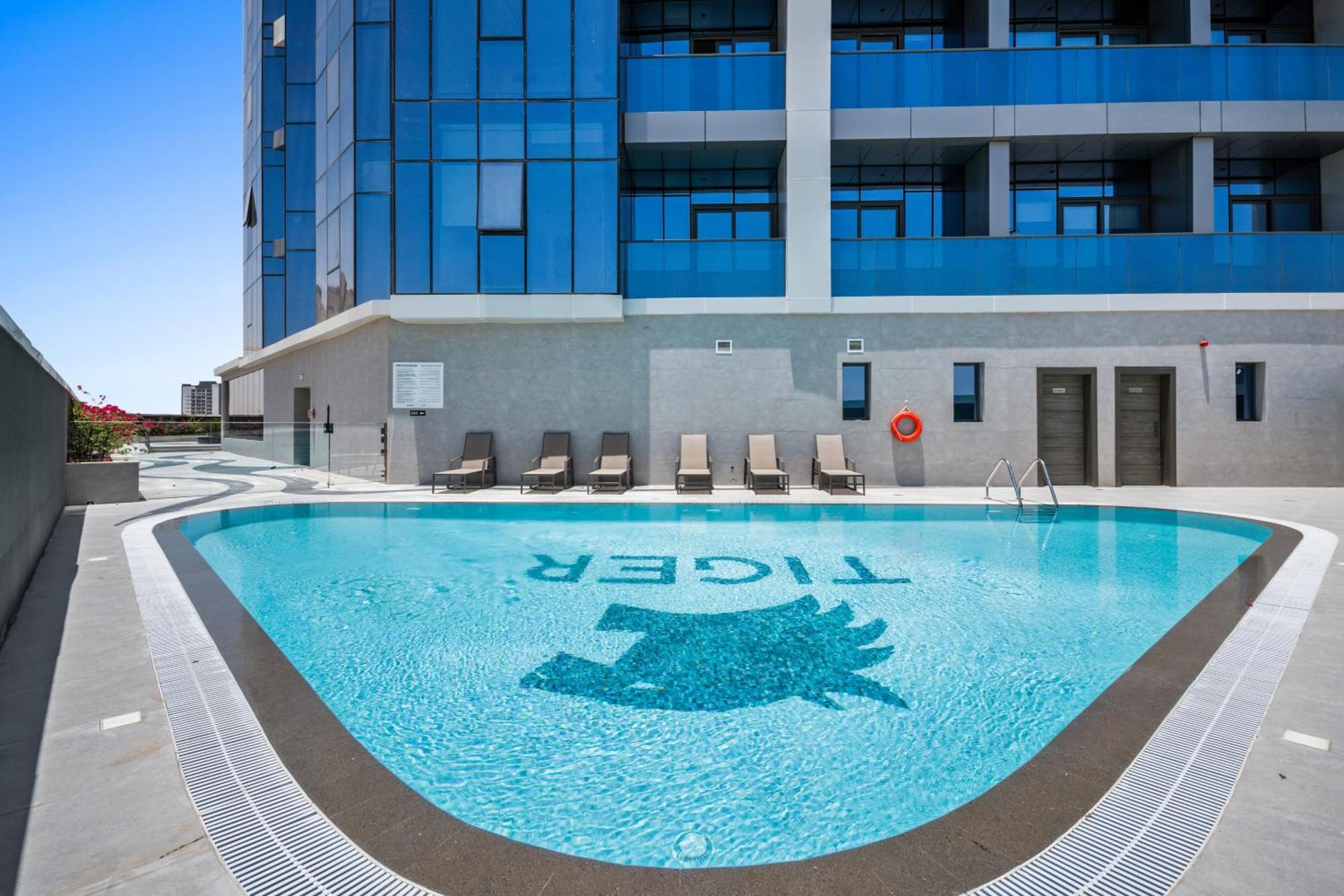 Cozy With Modern Amenities In Dubailand Apartment *